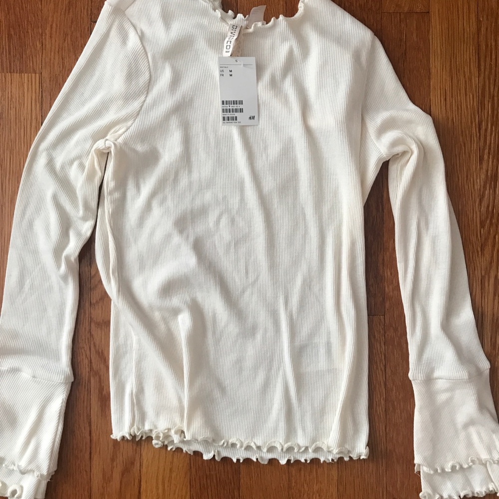 H&M ruffles bell long sleeve T-shirt. New w/ tags!